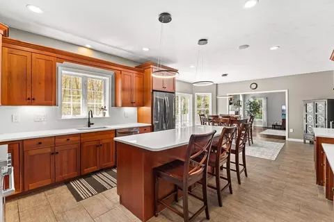 20 Mohawk Rd, Raynham, MA 02767 photo 10