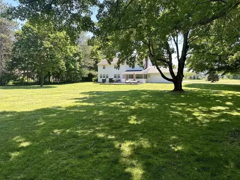 Exterior - 237 River Rd, Andover, MA 01810 photo 5 of 6