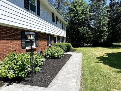 Exterior - 237 River Rd, Andover, MA 01810 photo 3 of 6