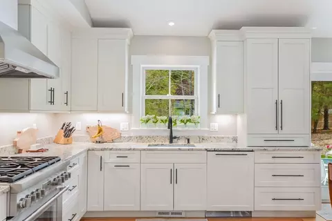 19 Coombs Ln, Mashpee, MA 02649 photo 6