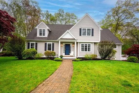 14 Country Club Rd, North Reading, MA 01864