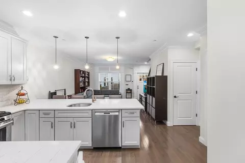 4 Tremont Pl #4, Brighton, MA 02135