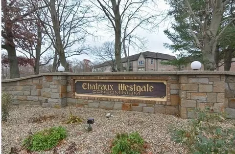 100 Oak Ln #10, Brockton, MA 02301