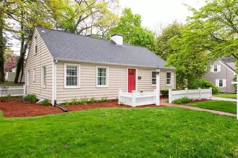 30 Veery Rd, Attleboro, MA 02703