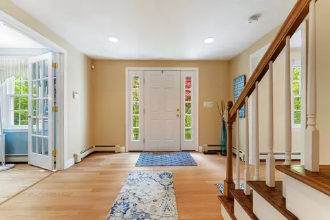 25 Wood Dr, Mendon, MA 01756 photo 2