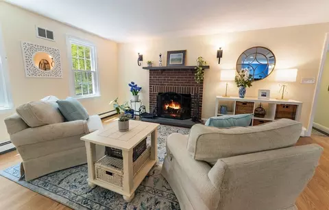 25 Wood Dr, Mendon, MA 01756 photo 7