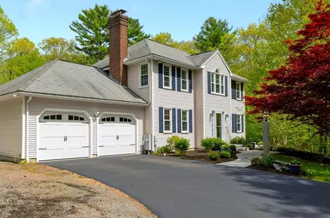 25 Wood Dr, Mendon, MA 01756