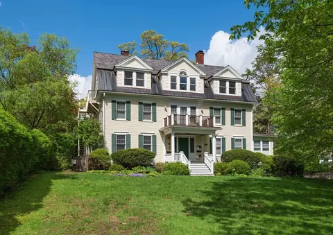 88 Round Hill Rd #4, Northampton, MA 01060