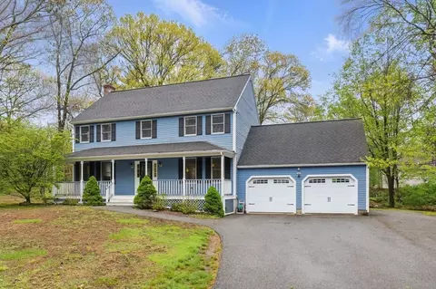 5 Walnut Ln, Middleton, MA 01949