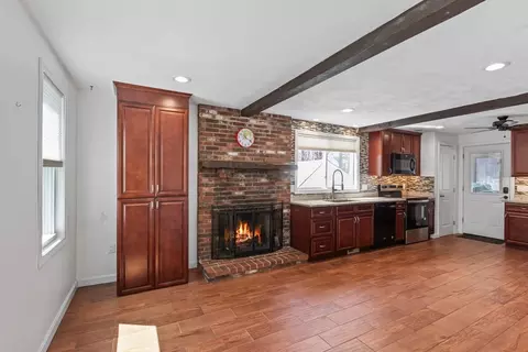 72 C, Dracut, MA 01826 photo 6