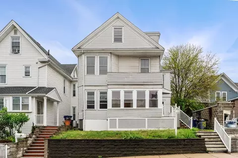15 Saunders St, Allston, MA 02134