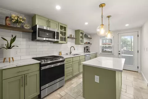 20 Popes Hill St, Boston, MA 02122