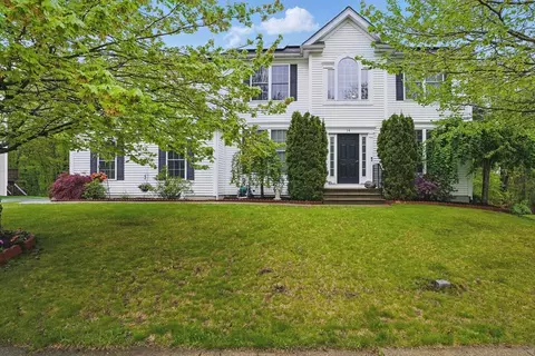 14 Aspen Ave, Grafton, MA 01560