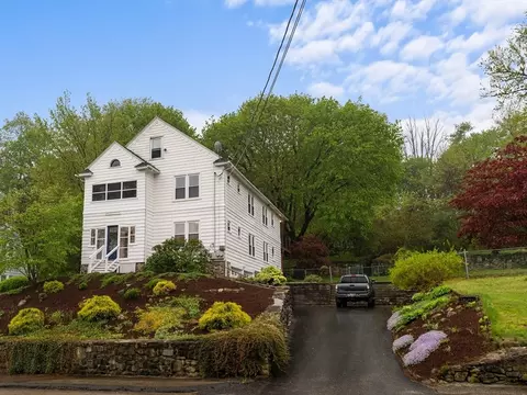 385-87 South St, Southbridge, MA 01550