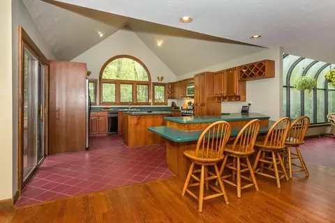 45 Strawberry Ln, Canton, MA 02021 photo 11
