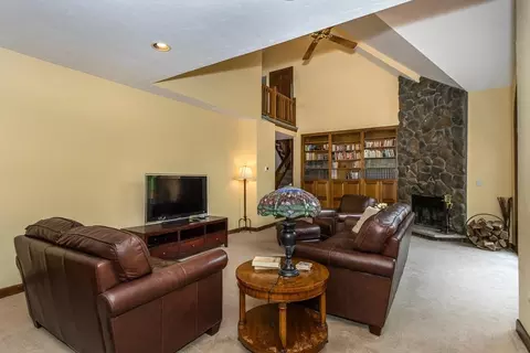 45 Strawberry Ln, Canton, MA 02021 photo 8