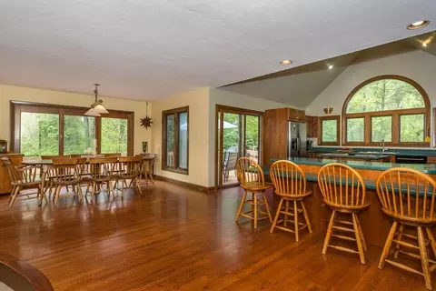 45 Strawberry Ln, Canton, MA 02021 photo 14
