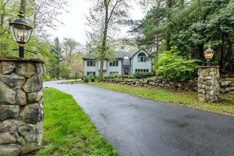 45 Strawberry Ln, Canton, MA 02021 photo 2