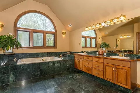 45 Strawberry Ln, Canton, MA 02021 photo 20