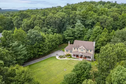 18 Danforth Ln, Bolton, MA 01740 photo 2