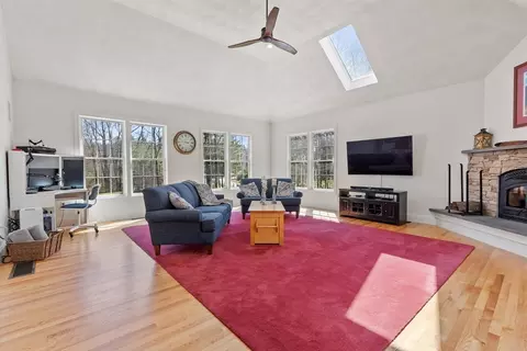18 Danforth Ln, Bolton, MA 01740 photo 8