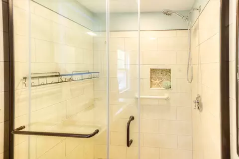Bath - 197 Eastern Ave, Worcester, MA 01605 photo 4 of 4