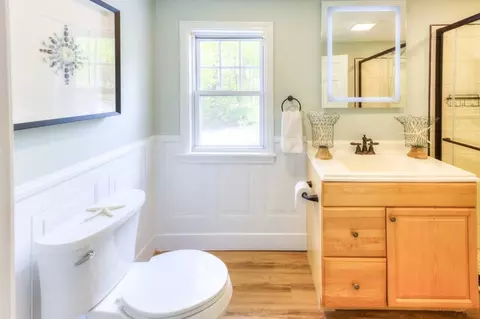 Bath - 197 Eastern Ave, Worcester, MA 01605 photo 2 of 4