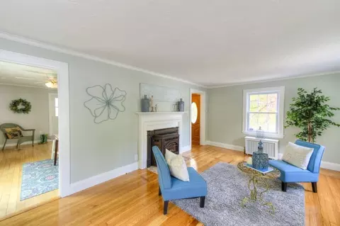 Living - 197 Eastern Ave, Worcester, MA 01605 photo 2 of 3