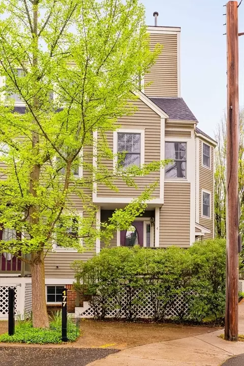 177 Pemberton St #4, Cambridge, MA 02140