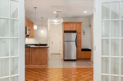 76 Phillips St #4, Boston, MA 02114