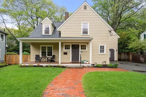 33 Manchester Rd, Newton, MA 02461