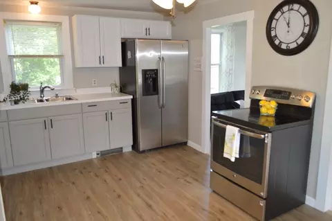 8 Mumford Rd, Sutton, MA 01590 photo 3
