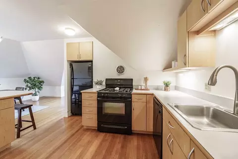 61 Crescent St #6, Northampton, MA 01060