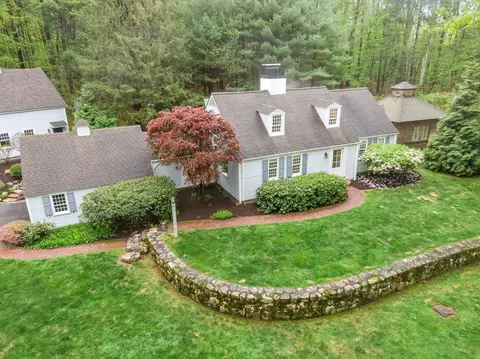 5 Grasshopper Ln, Lincoln, MA 01773