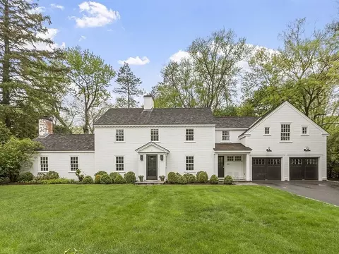 90 Coolidge Rd, Concord, MA 01742