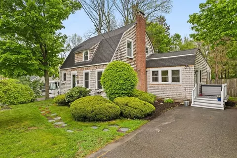 973 Plymouth St, Bridgewater, MA 02324
