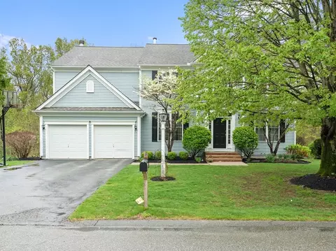 118 Palomino Dr, North Andover, MA 01845