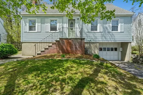 55 Running Brk, West Roxbury, MA 02132