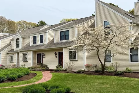 34 Shellback Way #E, Mashpee, MA 02649