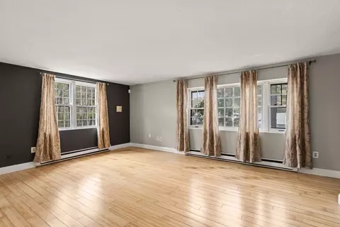 733 W Main #G, Barnstable, MA 02630