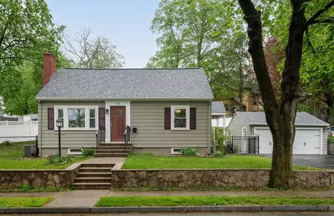 142 Vine St, Reading, MA 01867