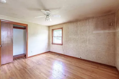Bedroom - 183 Brookside Cir, Northampton, MA 01062 photo 2 of 11