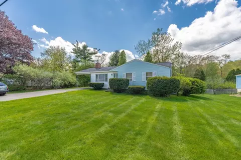 Exterior - 183 Brookside Cir, Northampton, MA 01062 photo 2 of 9
