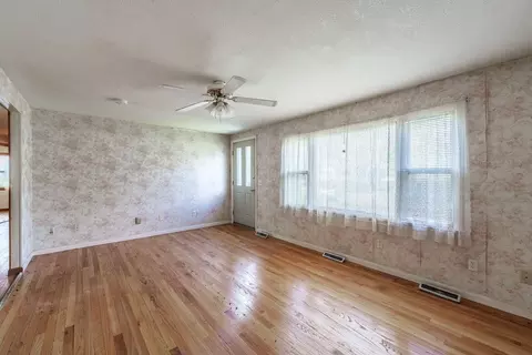 Living - 183 Brookside Cir, Northampton, MA 01062 photo 5 of 5