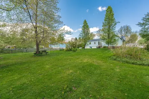 Exterior - 183 Brookside Cir, Northampton, MA 01062 photo 7 of 9