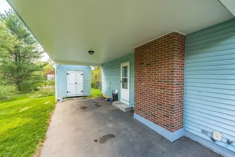 Exterior - 183 Brookside Cir, Northampton, MA 01062 photo 3 of 9