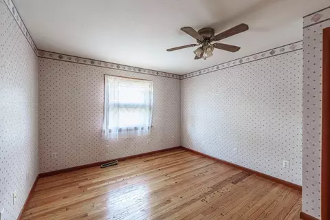 Bedroom - 183 Brookside Cir, Northampton, MA 01062 photo 9 of 11