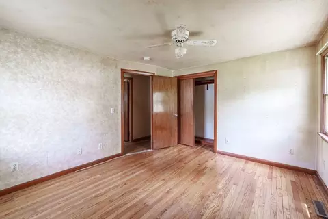 Bedroom - 183 Brookside Cir, Northampton, MA 01062 photo 3 of 11