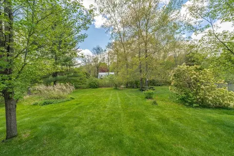 Exterior - 183 Brookside Cir, Northampton, MA 01062 photo 5 of 9