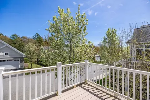 27 Boatwrights Loop, Plymouth, MA 02360